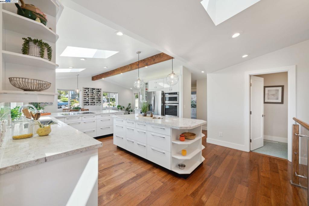 PLEASANTON HILLS - Residential