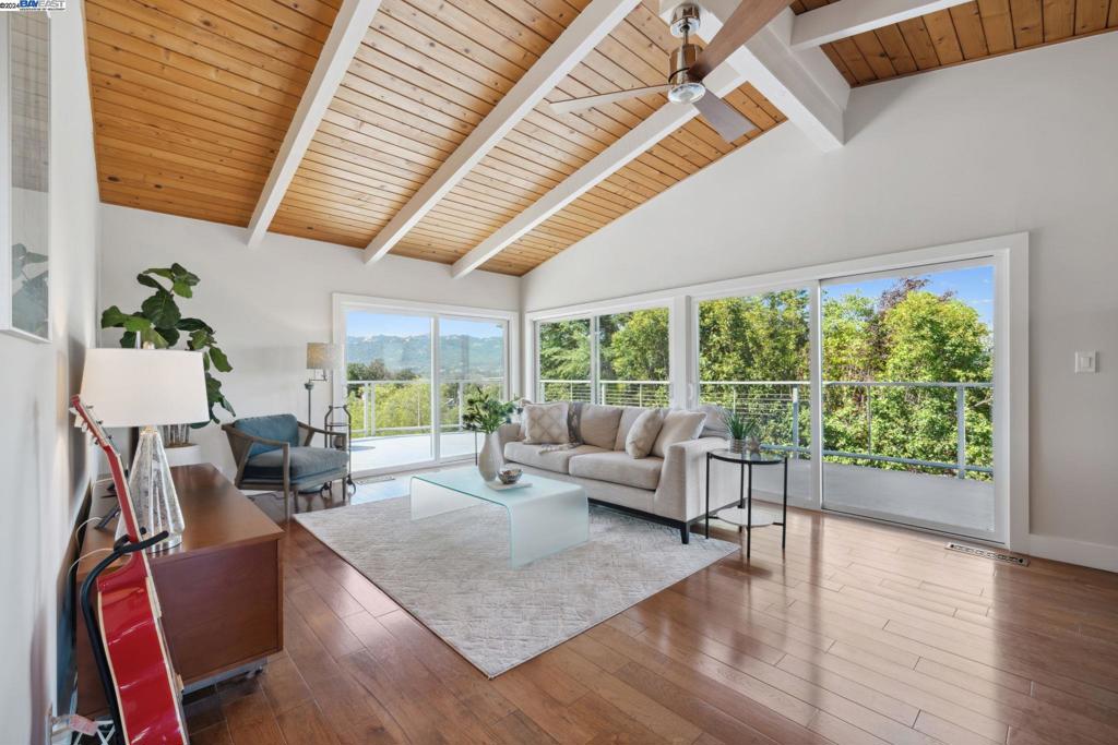 PLEASANTON HILLS - Residential