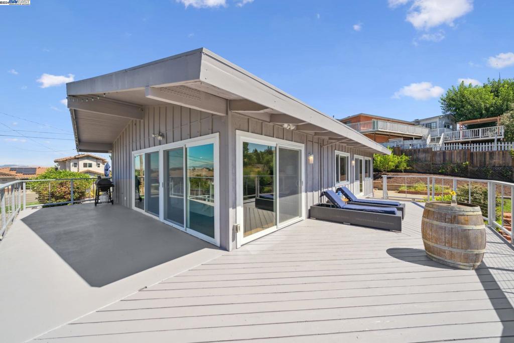 PLEASANTON HILLS - Residential