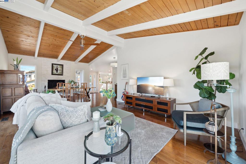 PLEASANTON HILLS - Residential