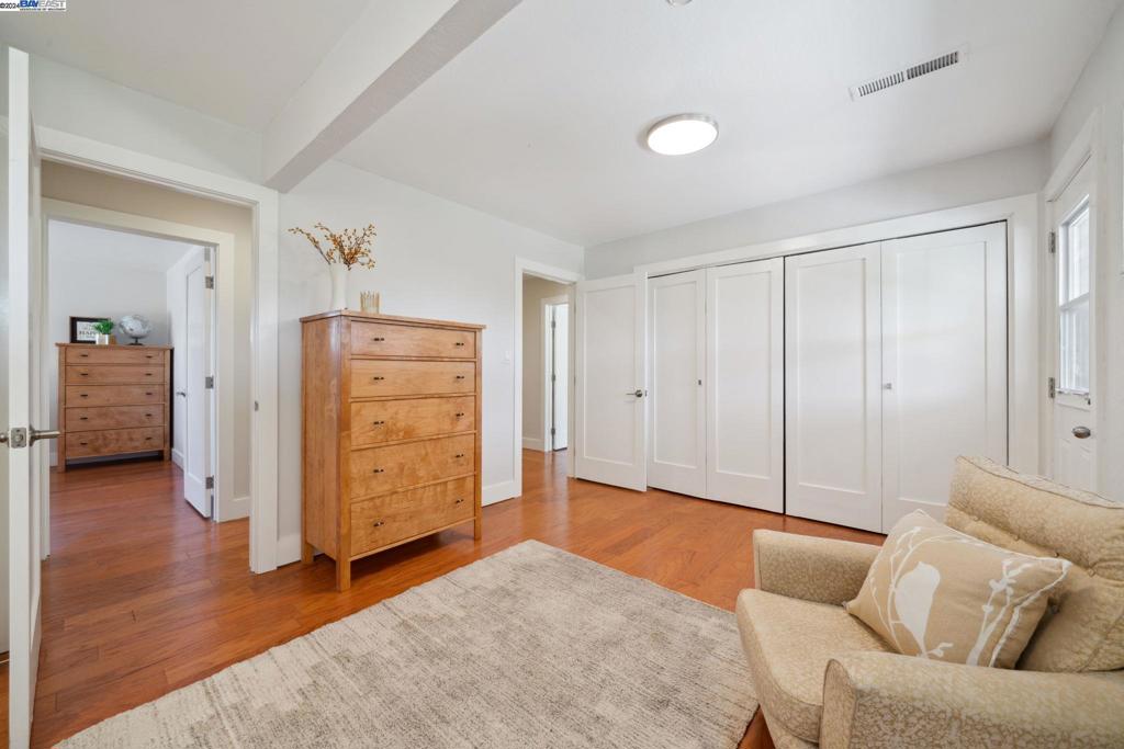 PLEASANTON HILLS - Residential