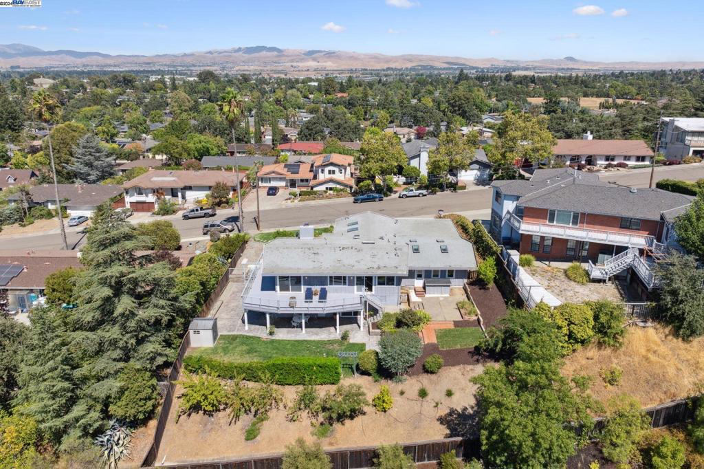 PLEASANTON HILLS - Residential