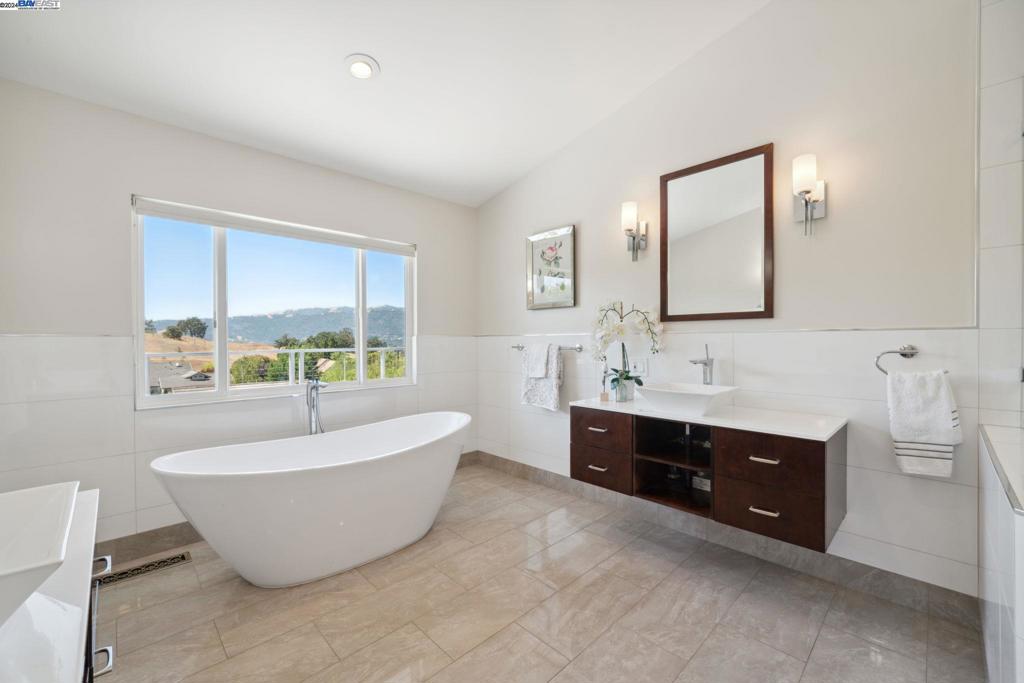 PLEASANTON HILLS - Residential