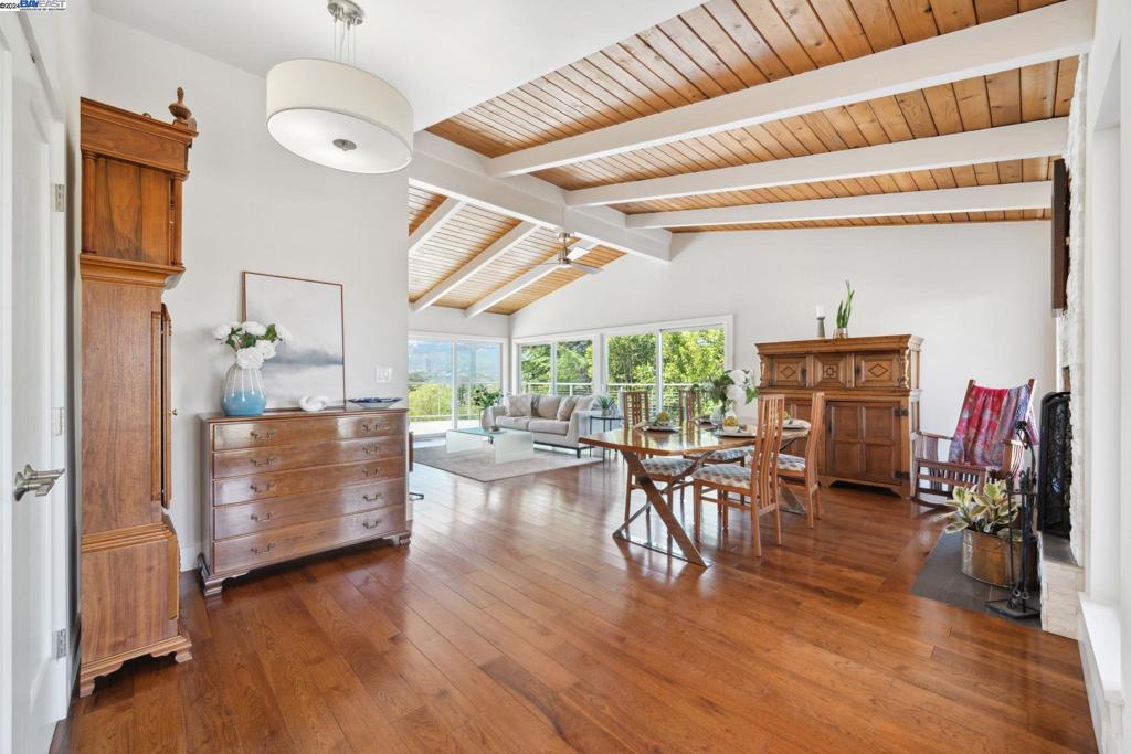 PLEASANTON HILLS - Residential