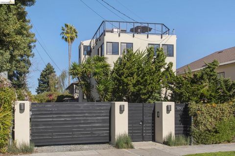 Photo of 1260 63Rd St St, Emeryville, CA 94608 (MLS # 41127060)