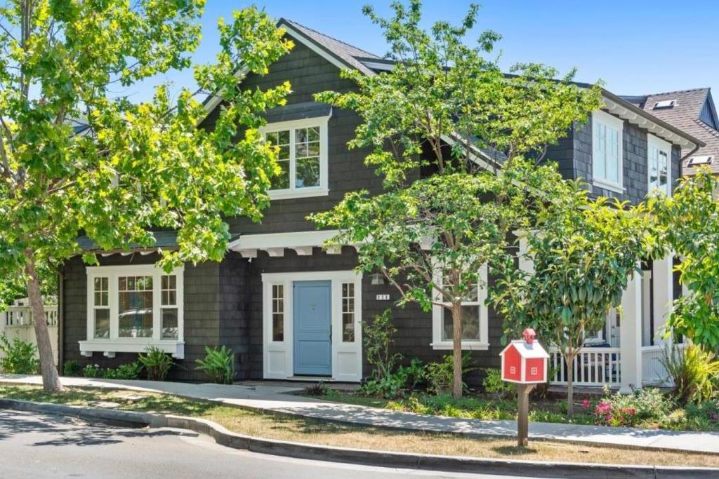 336 Grafton Terrace