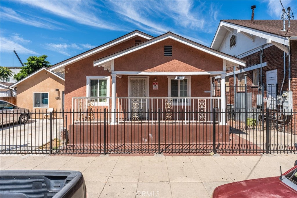 4255 Menlo AVE