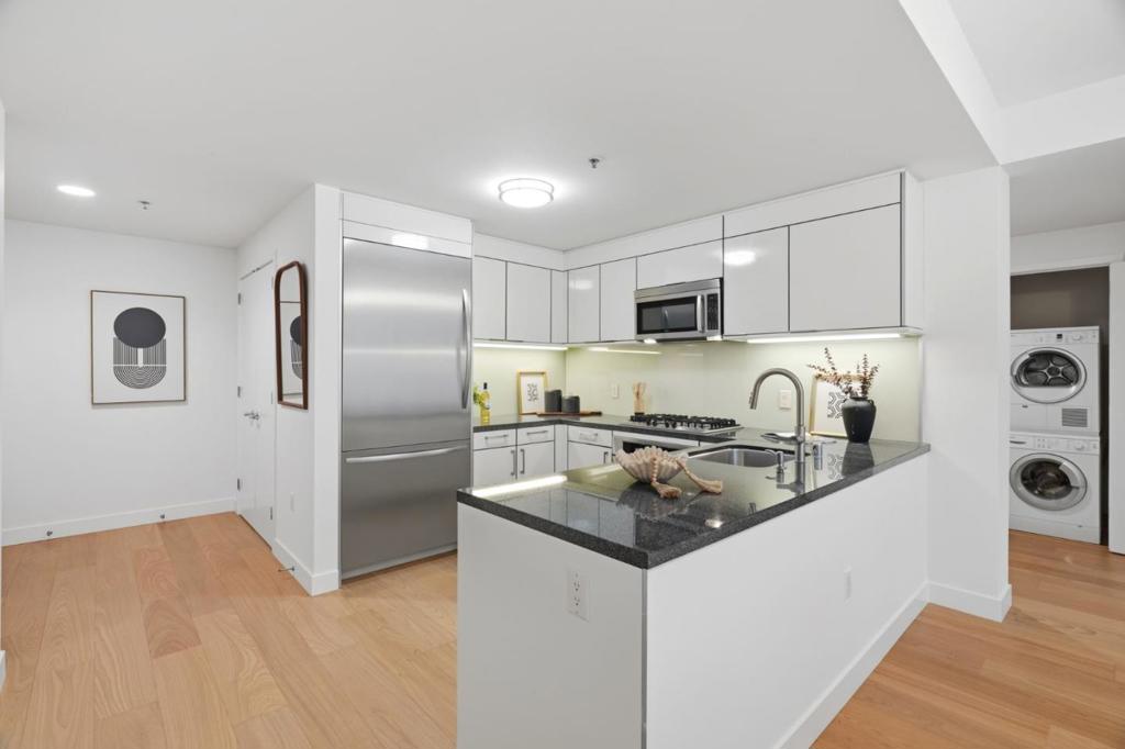 338 Spear Street 6A