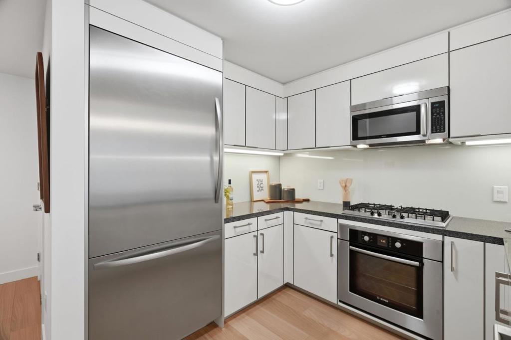 338 Spear Street 6A