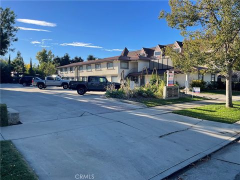 Photo of 112 E Olive Avenue, Redlands, CA 92373 (MLS # IG26010557)