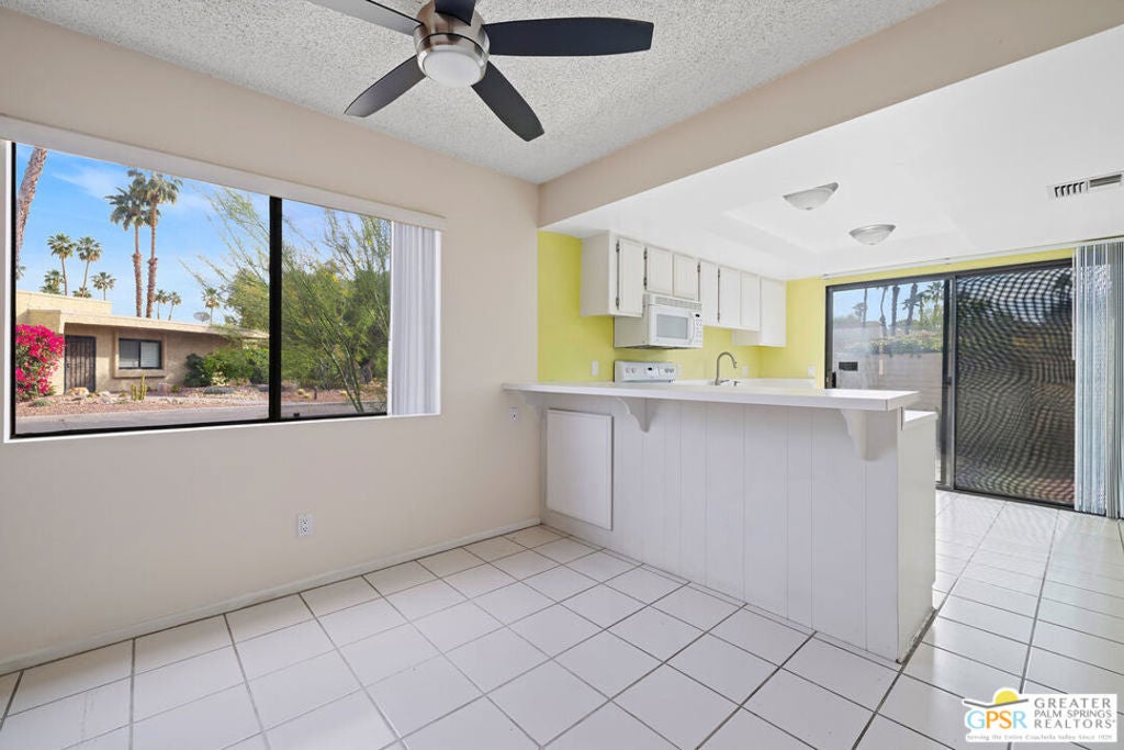 2400 Los Coyotes Drive