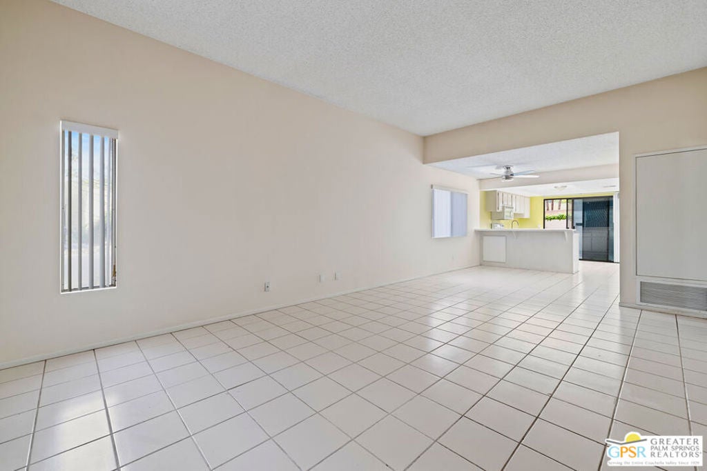 2400 Los Coyotes Drive