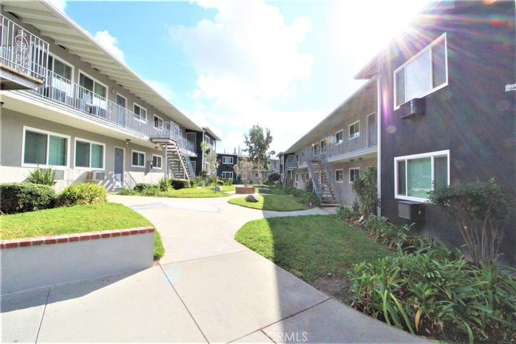 This unit comes with 2 reserved parking spots! Prime 2 bedroom apartment has recently been renovated and located just north of Foothill Boulevard in La Crescenta. Beautiful mountain views from this property and only minutes away from shopping and dining in Montrose and award winning schools. Freeway access is only a few minutes away as well.
Laminate flooring and fresh paint throughout. Granite counters and ceramic tile floors in kitchen. Bathroom includes full tub shower and ceramic tile floors. Plenty of cabinet space. Air conditioning and heat in unit. Laundry on site. Parking included. La Crescenta School district.