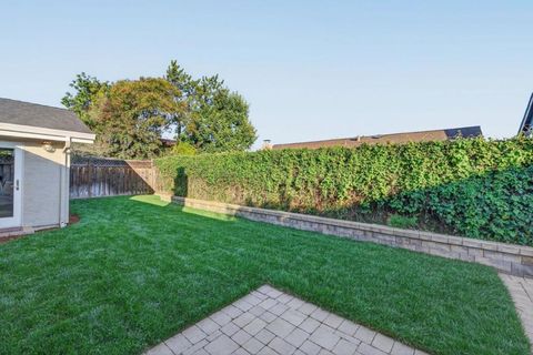 Tiny photo for 4101 Ashbrook Circle, San Jose, CA 95124 (MLS # ML82037624)