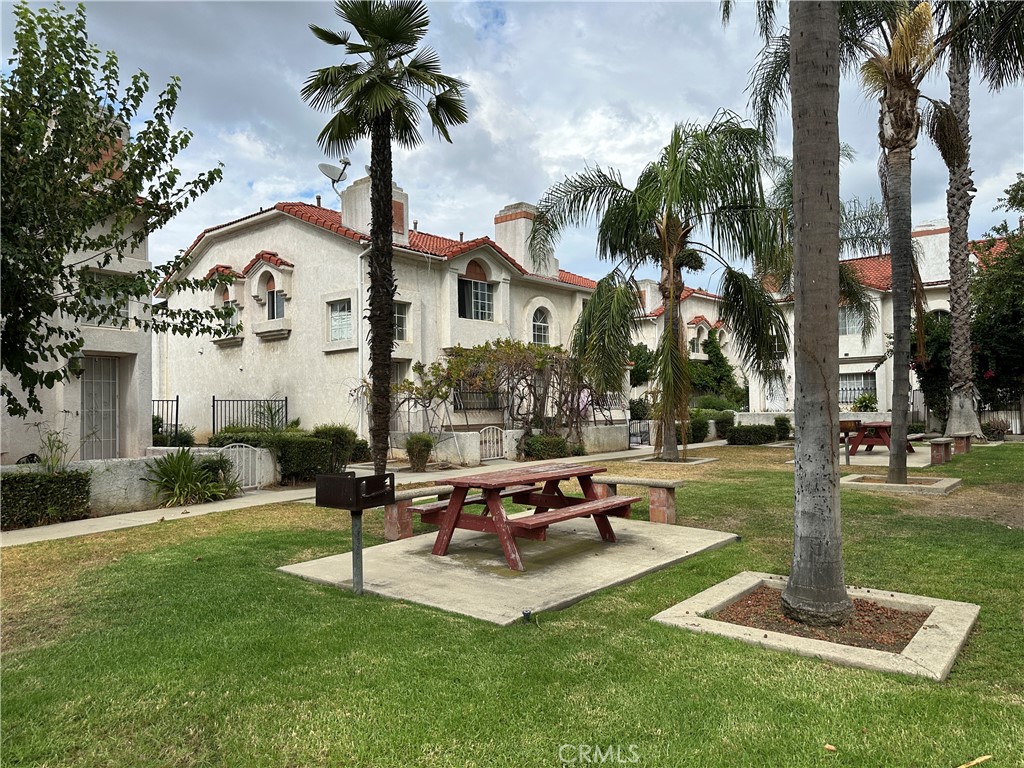 Nice and clean Condo with 2 bedroom 1.5 bathroom. Laminate flooring upstairs and the stairway, Both bedrooms has walk-in closet and one bedroom has a balcony , 2 car attached garage and one assign parking right next to the garage, Landscaped common picnic area. Water & Trash included. 10 minutes to MT. Sac and 5 minutes to Cal Poly.