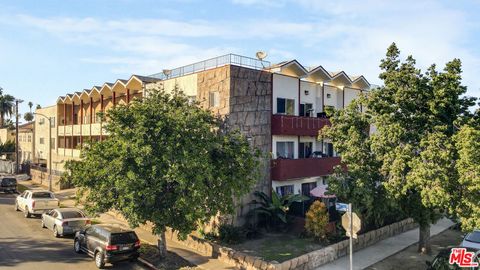 Photo of 2405 W 18th Street, Los Angeles, CA 90019 (MLS # 25630389)