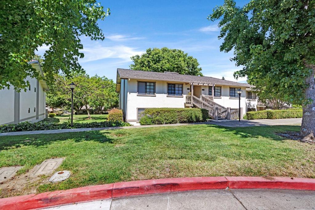 5118 Cribari Place