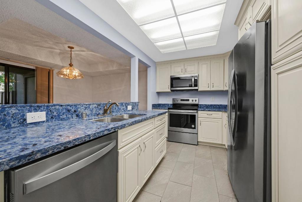 5118 Cribari Place