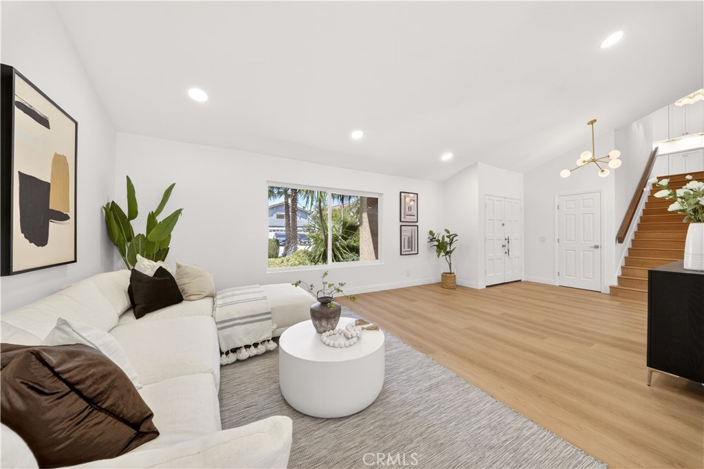 6764 E Swarthmore