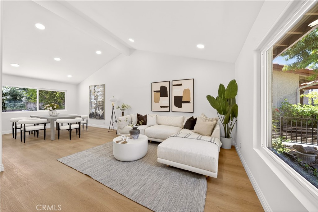 6764 E Swarthmore