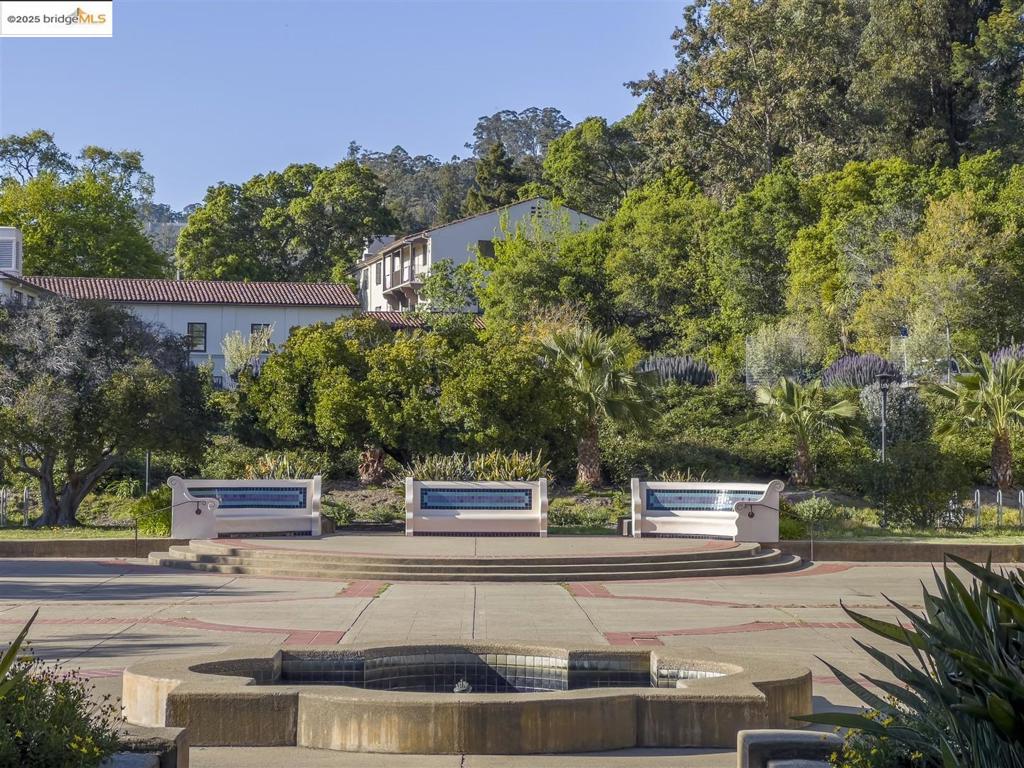 ELMWOOD - Residential