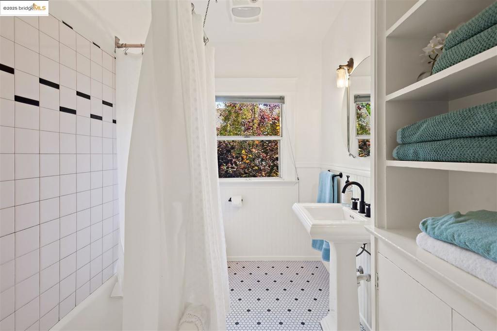 ELMWOOD - Residential