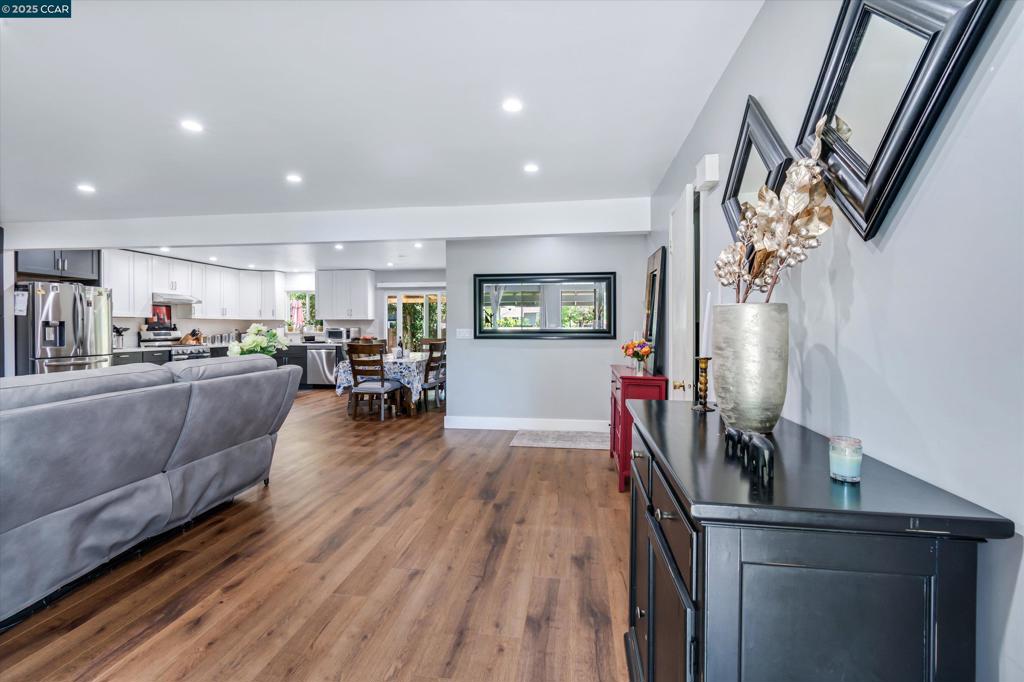 8037 Santa Barbara Dr