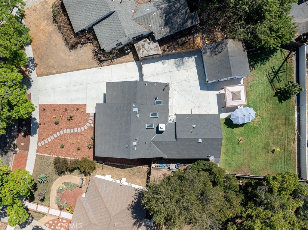 941 E Ridgewood
