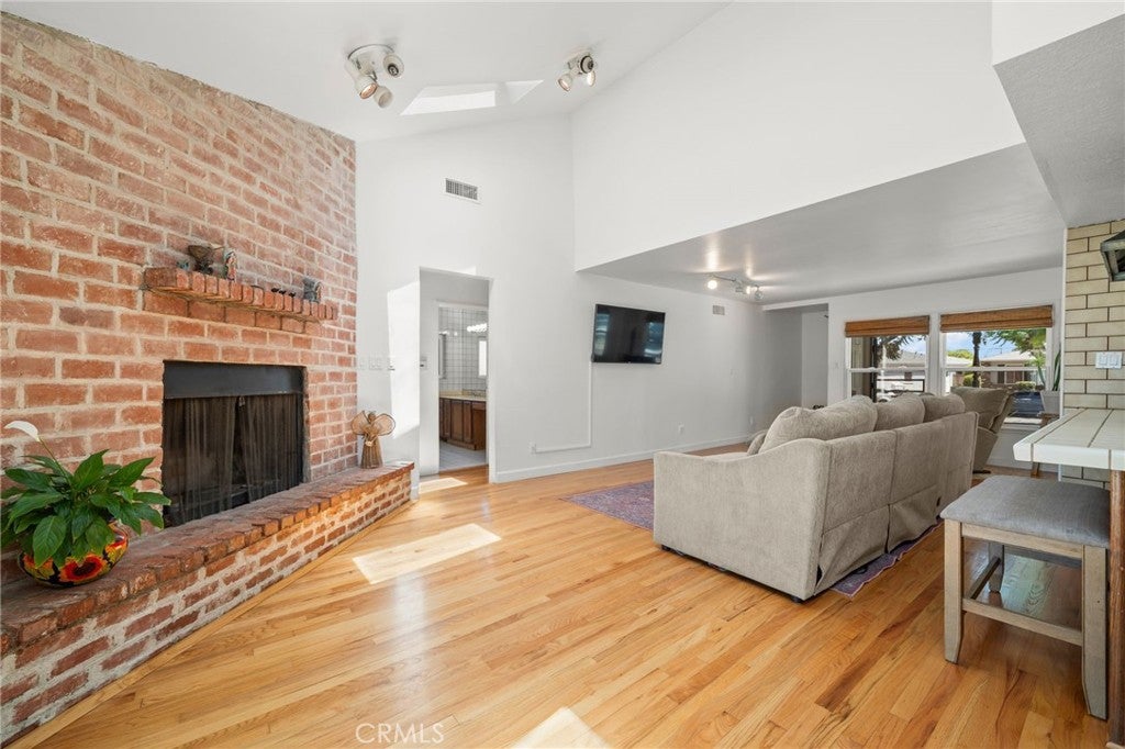 941 E Ridgewood