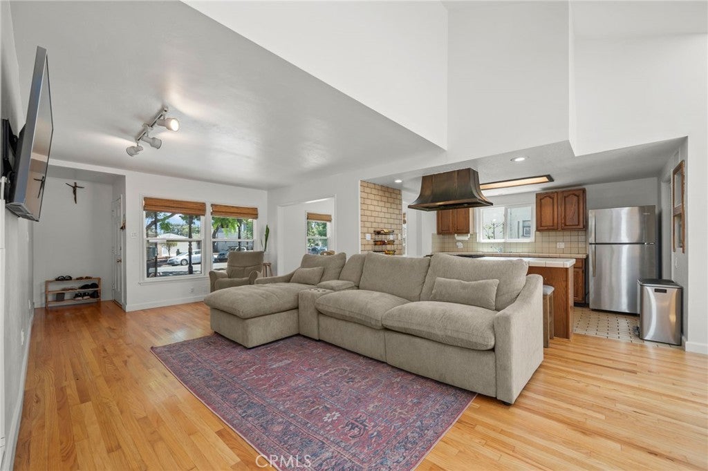 941 E Ridgewood