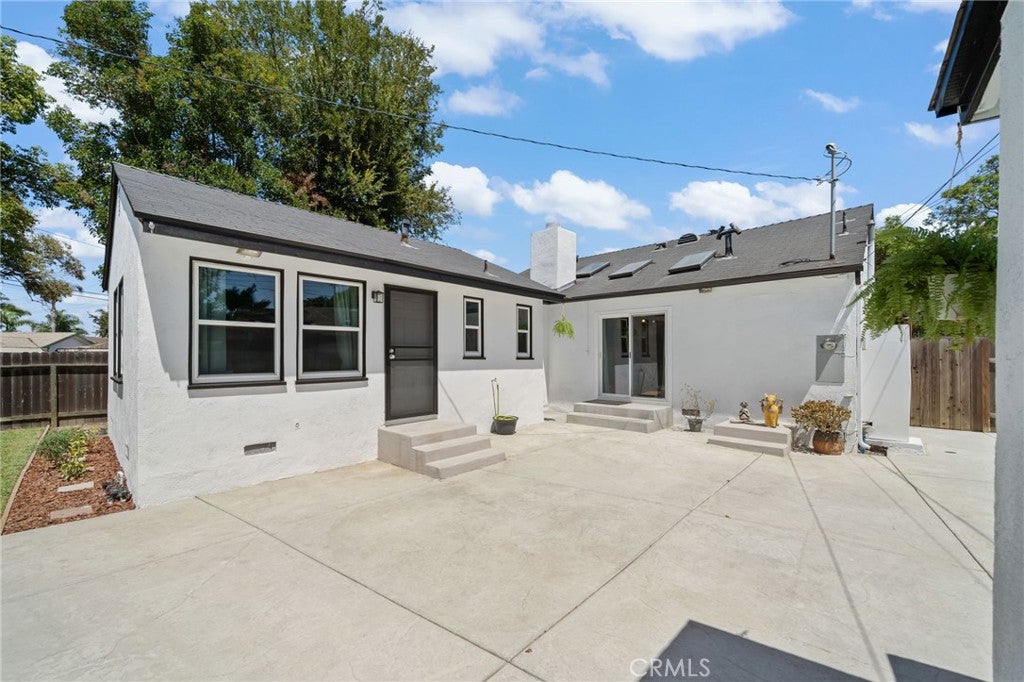941 E Ridgewood