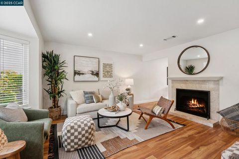 Photo of 46 Sierra Ln Ln, Walnut Creek, CA 94596 (MLS # 41115110)