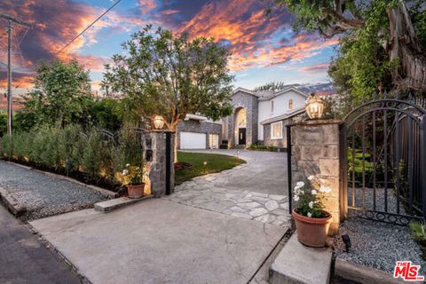 11797 CHAPARAL Street Los Angeles CA 90049