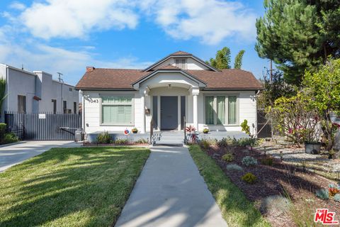 Photo of 1043 S Victoria Avenue, Los Angeles, CA 90019 (MLS # 26659111)