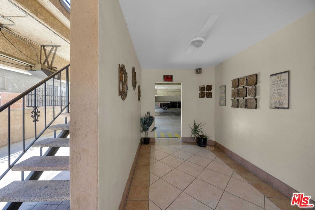 4047 W 136th Street
