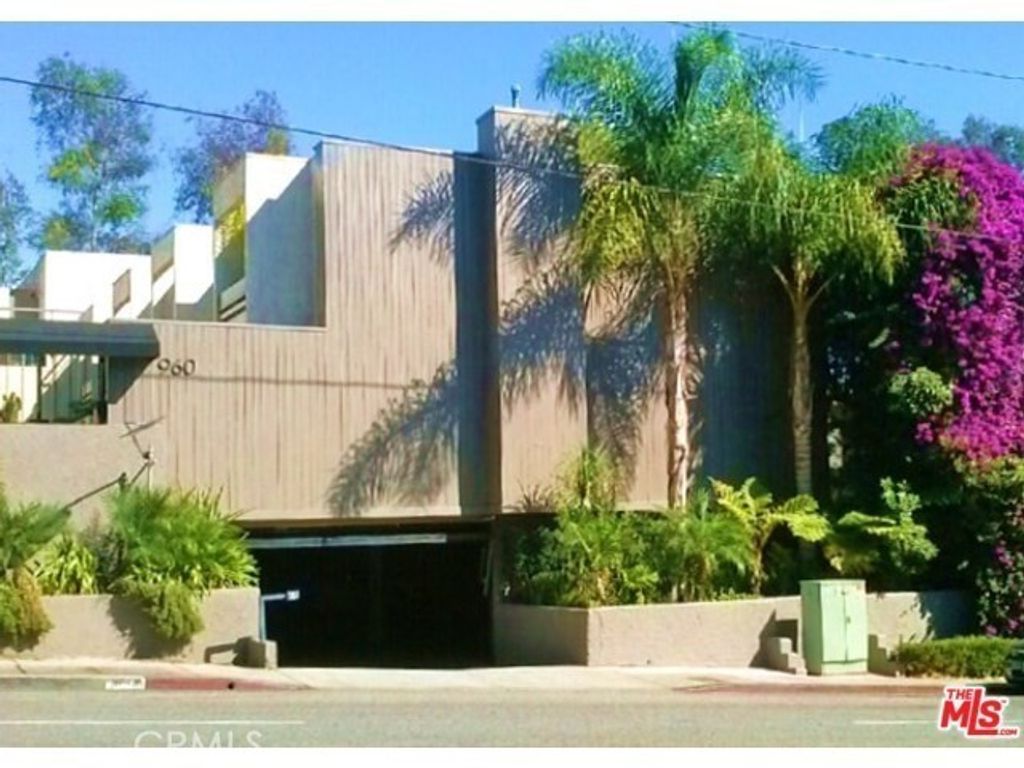 Photo of 960 N San Vicente Boulevard #12, West Hollywood, CA 90069 (MLS # SR25228029)