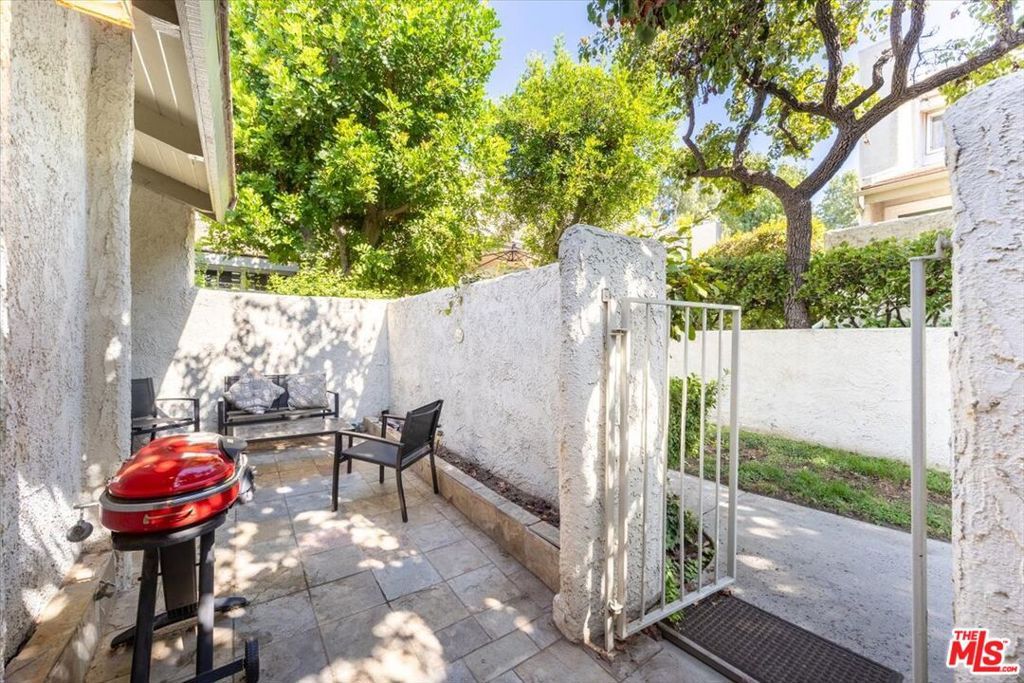 Photo of 11848 Moorpark Street #A, Studio City, CA 91604 (MLS # 26644797)