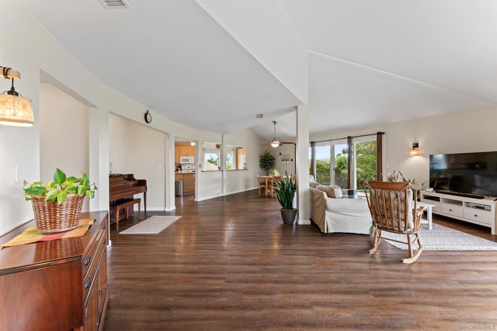 28149 Orange Terrace