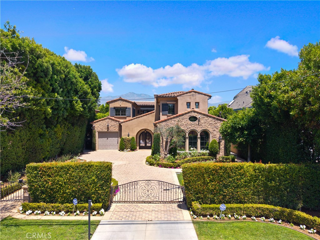 423 W Lemon Avenue