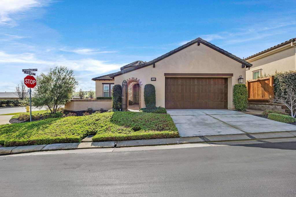 Photo of 2000 Tempranillo Ln Ln, Brentwood, CA 94513 (MLS # 41124107)