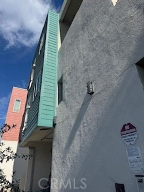 Photo of 152 N Mariposa Ave, Los Angeles, CA 90004 (MLS # PW26016261)