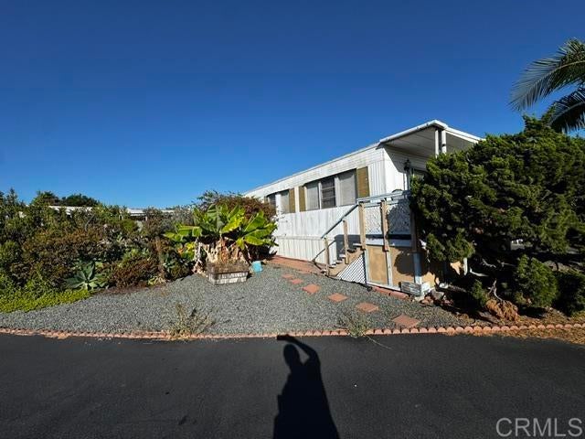 1425 Second Avenue SPC 99