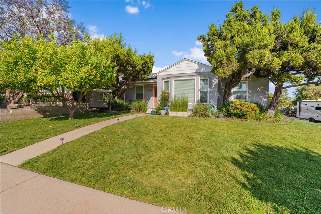 Do not hesitate This fully renovated Three bedroom two bathroom home Has all the modern upgrades You are looking for. Situated In a strategic Location Where you have all major freeways and shopping centers nearby. This beautiful corner lot property Has the perfect combination of beautiful Lush grass Desert Landscaping And custom stained wood fencing. Walk up the steps And open the door and see beautiful luxury vinyl flooring, A gorgeous Kitchen ready For amazing meals.
You will also find a fully renovated four bathroom, New dual pain vinyl windows, Led lighting throughout the house.
Set foot outside and find yourself in a beautiful calm oasis where ou can host many family gatherings. In a scarce market of fully renovated homes..this home will sell past