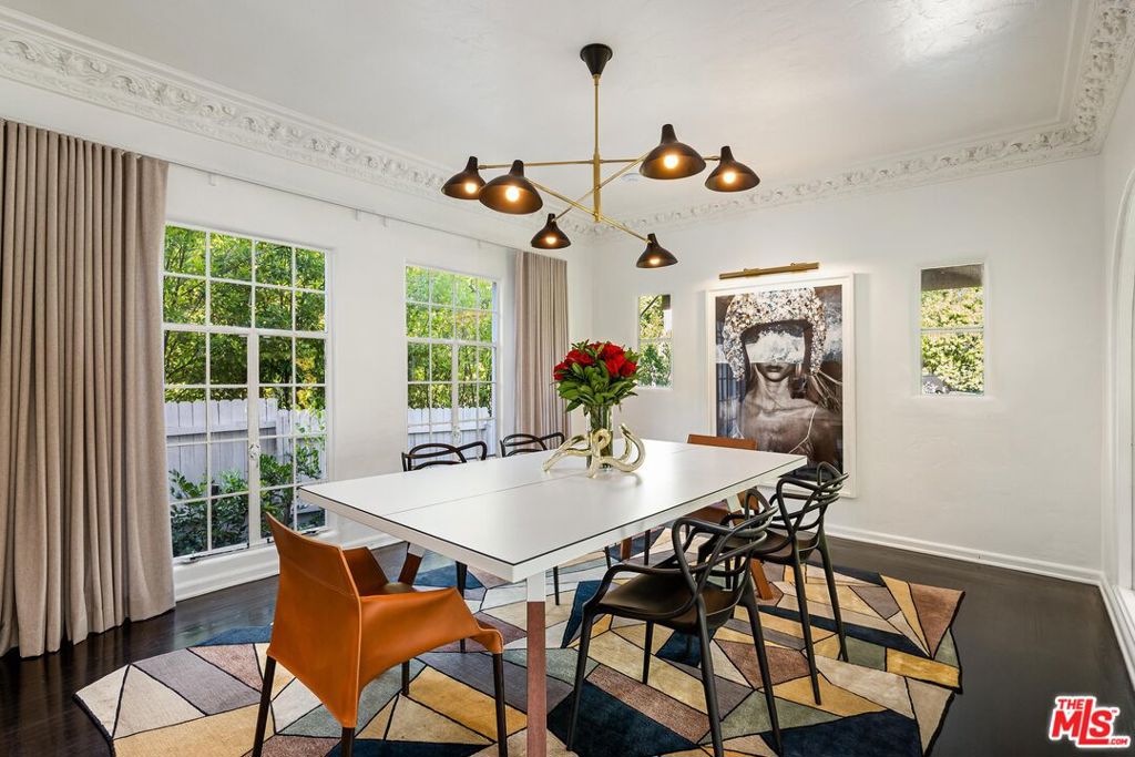 1512 Sunset Plaza Drive