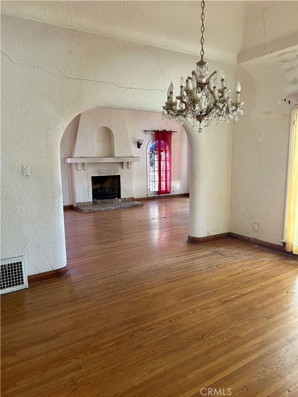 Photo of 6402 Maryland Dr, Los Angeles, CA 90048 (MLS # PW25219446)