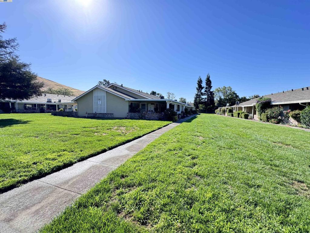 SUNNY GLEN - Residential