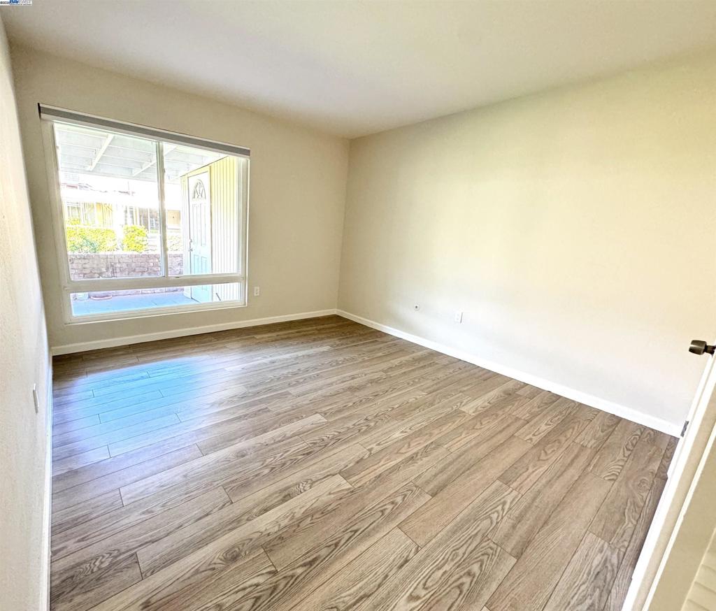 SUNNY GLEN - Residential