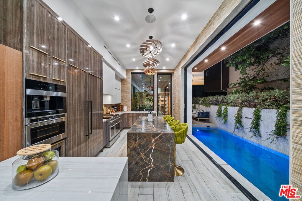 Photo of 836 California Avenue, Venice, CA 90291 (MLS # 25534247)