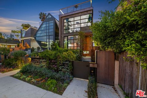 836 California Avenue Venice CA 90291