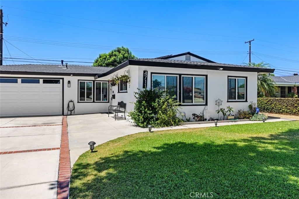 4711 N Hollenbeck